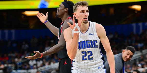 9个篮板 9个篮板